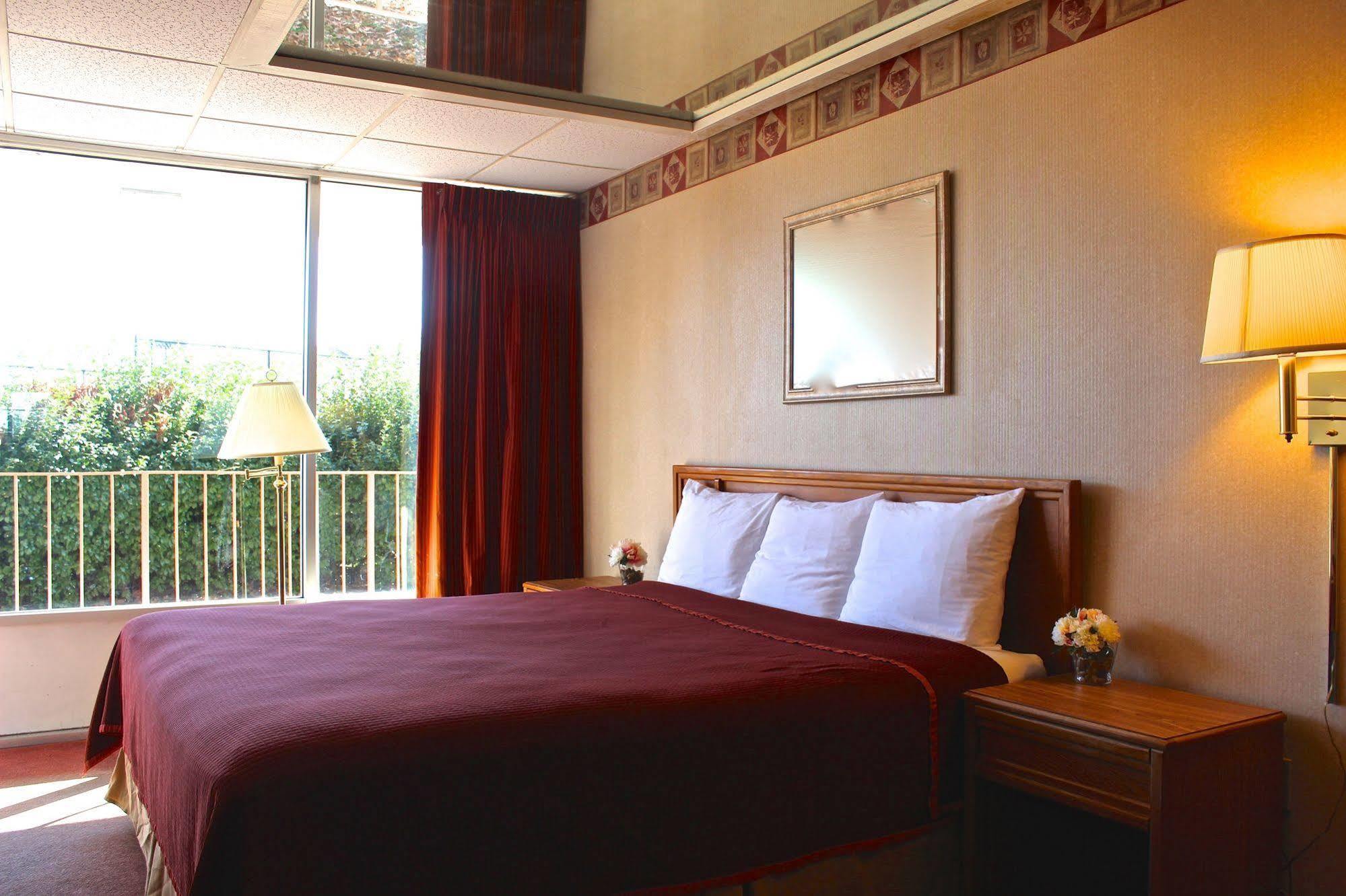 Regency Inn Richmond Dumbarton Extérieur photo