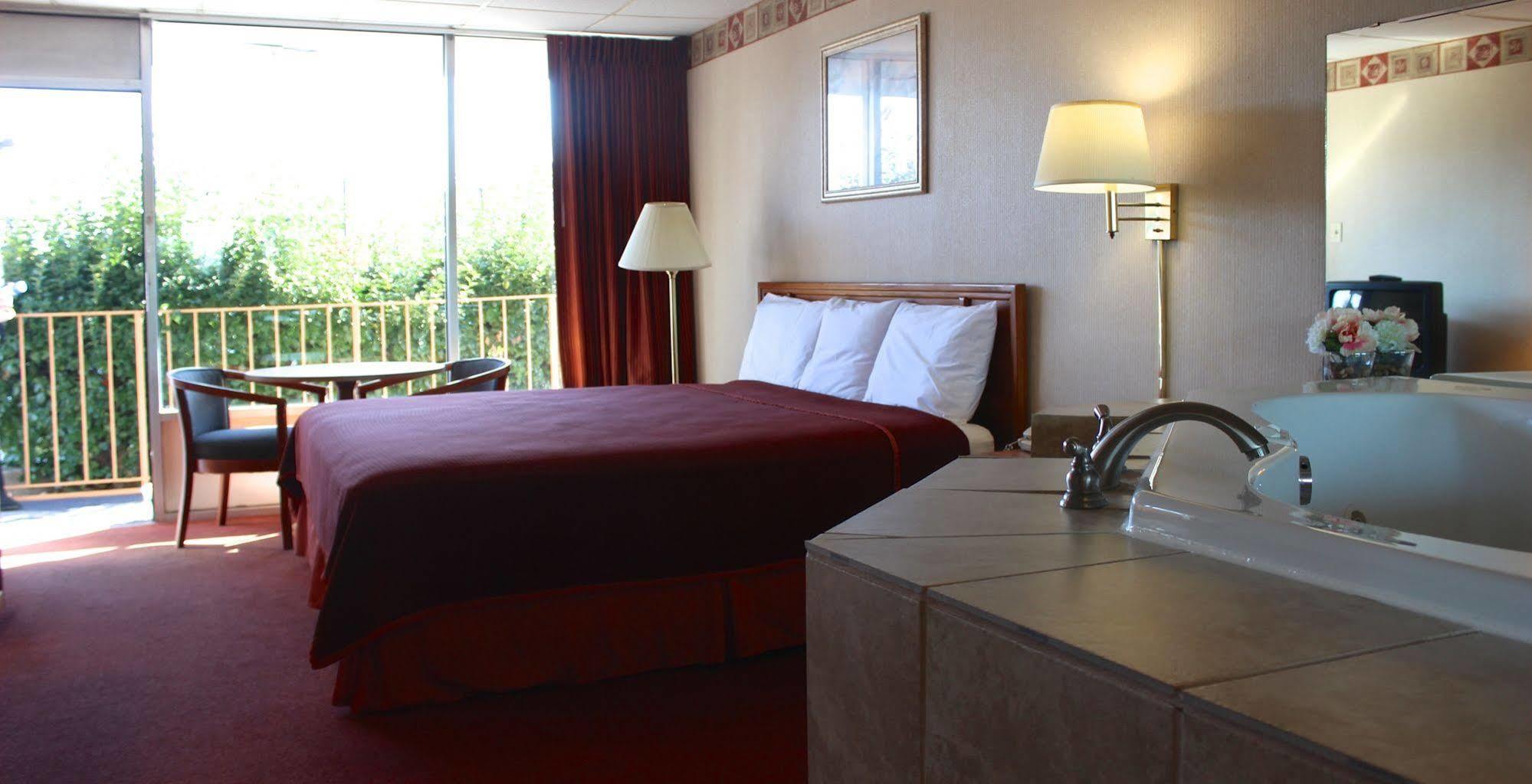 Regency Inn Richmond Dumbarton Extérieur photo